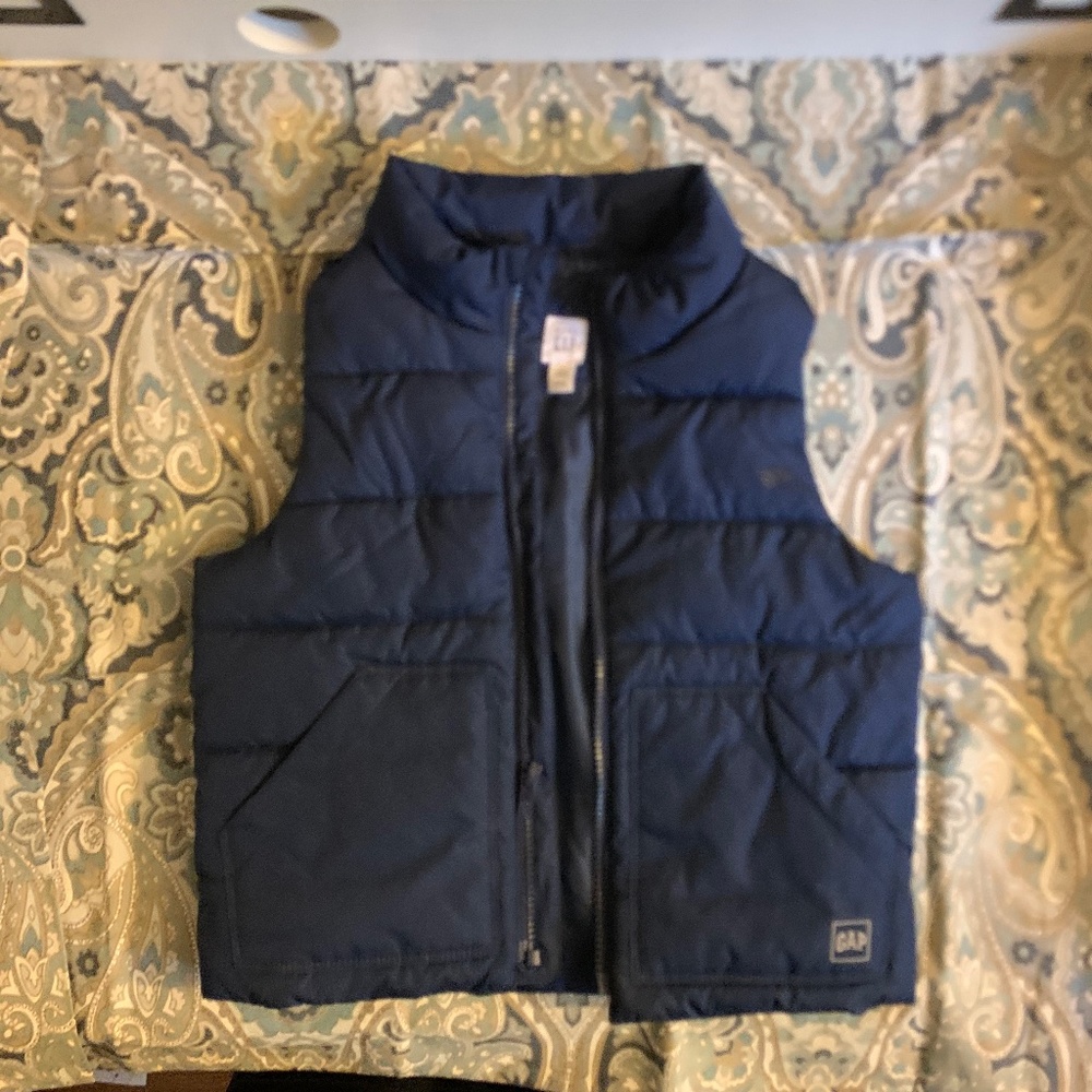 Size 4 Navy Gap puffer vest